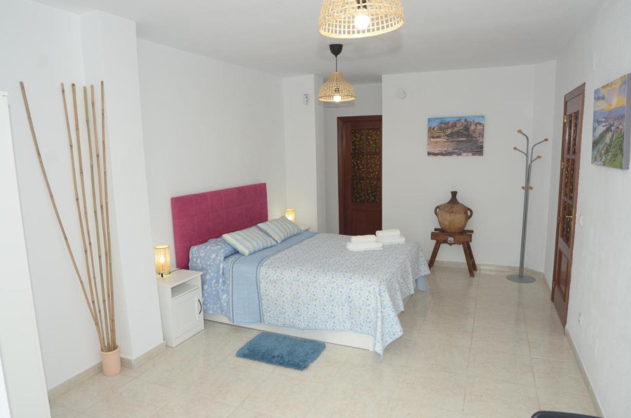 Habitacion Grande Con Terraza Privada, Malaga Centro מראה חיצוני תמונה